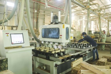 Ứng dụng máy móc trang thiết bị hiện đại 